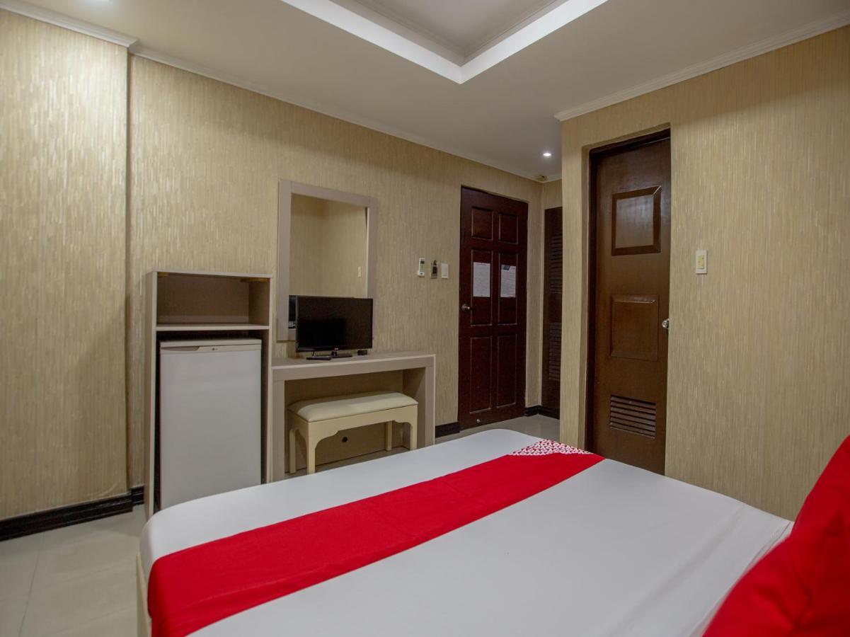 Oyo 700 Pj Inn Hotel Angeles Exterior photo