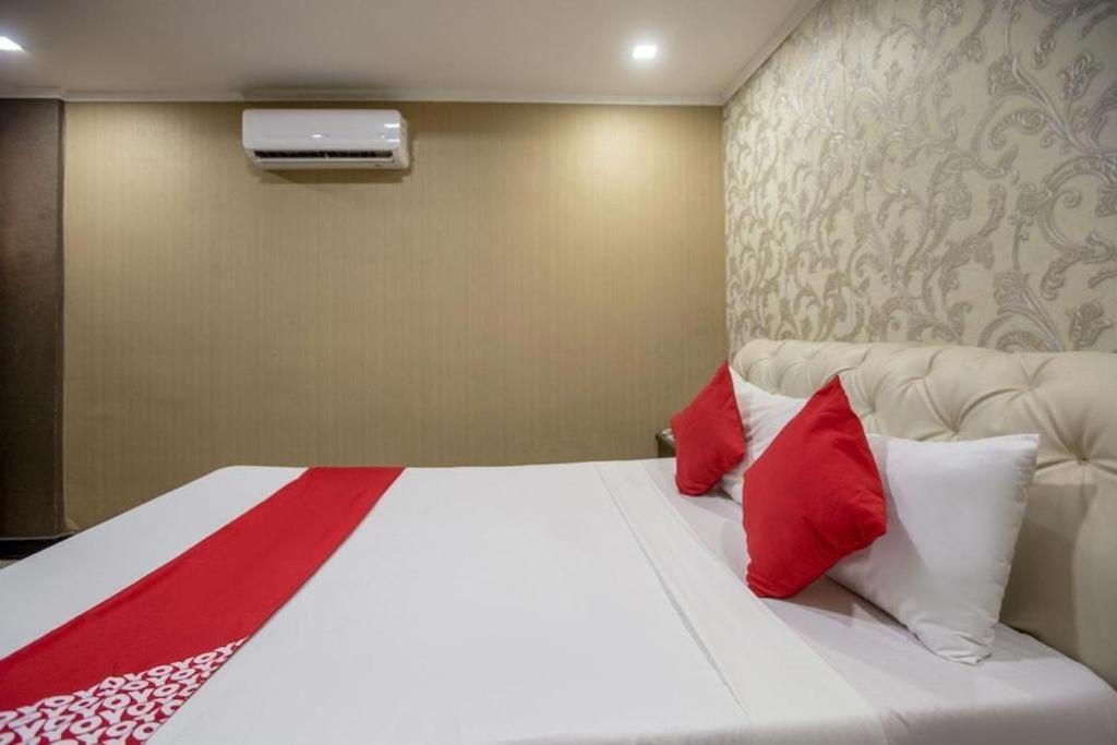Oyo 700 Pj Inn Hotel Angeles Exterior photo