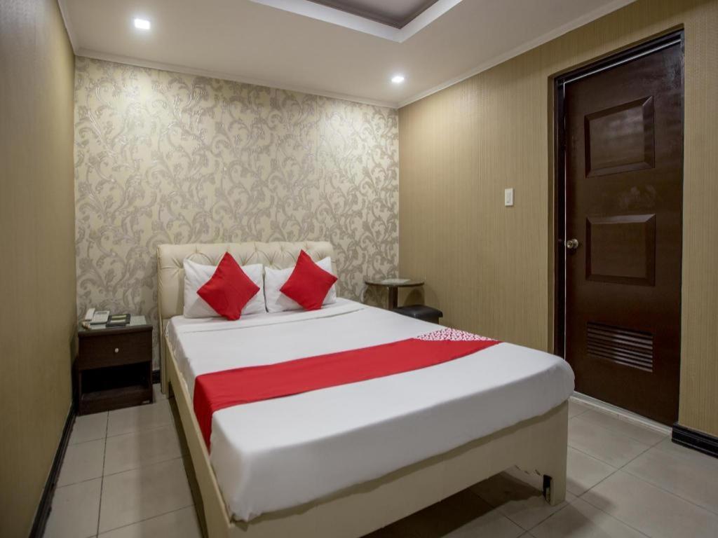 Oyo 700 Pj Inn Hotel Angeles Exterior photo